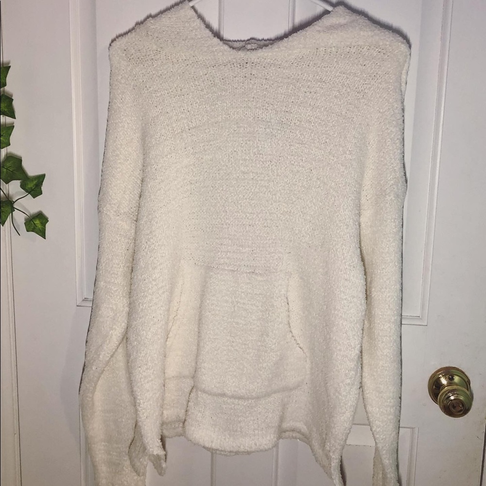 NWT tilllys white sweatshirt hoodie